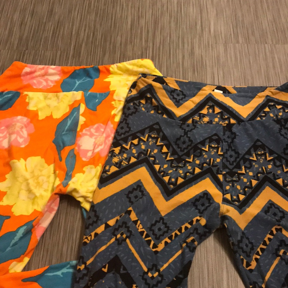 Lularoe lot of 2 great used condition OS leggings